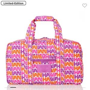 Aloha Collection x Hawaiian Airlines Keep it Light
Weekender Limited Edition
